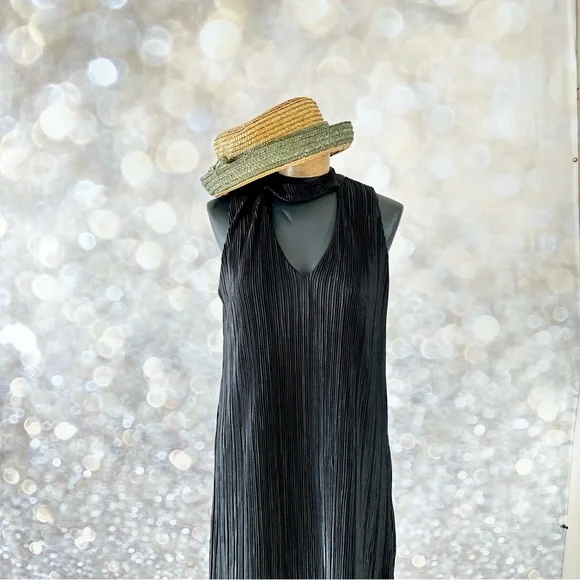 Soho Apparel Petite Medium Black Pleated High Collar with Open Neck A-Line LBD - Picture 10 of 14